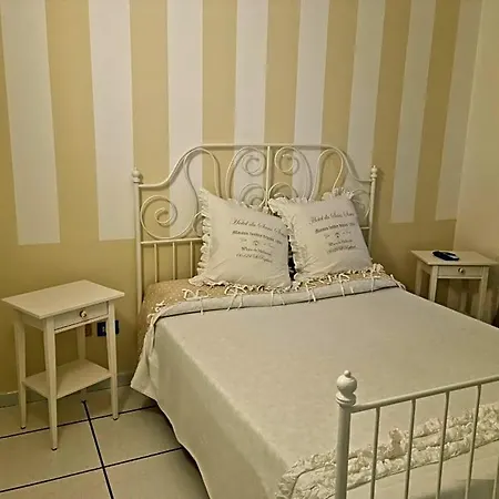 فندق مبيت وإفطار La Cameretta ايسكيا
